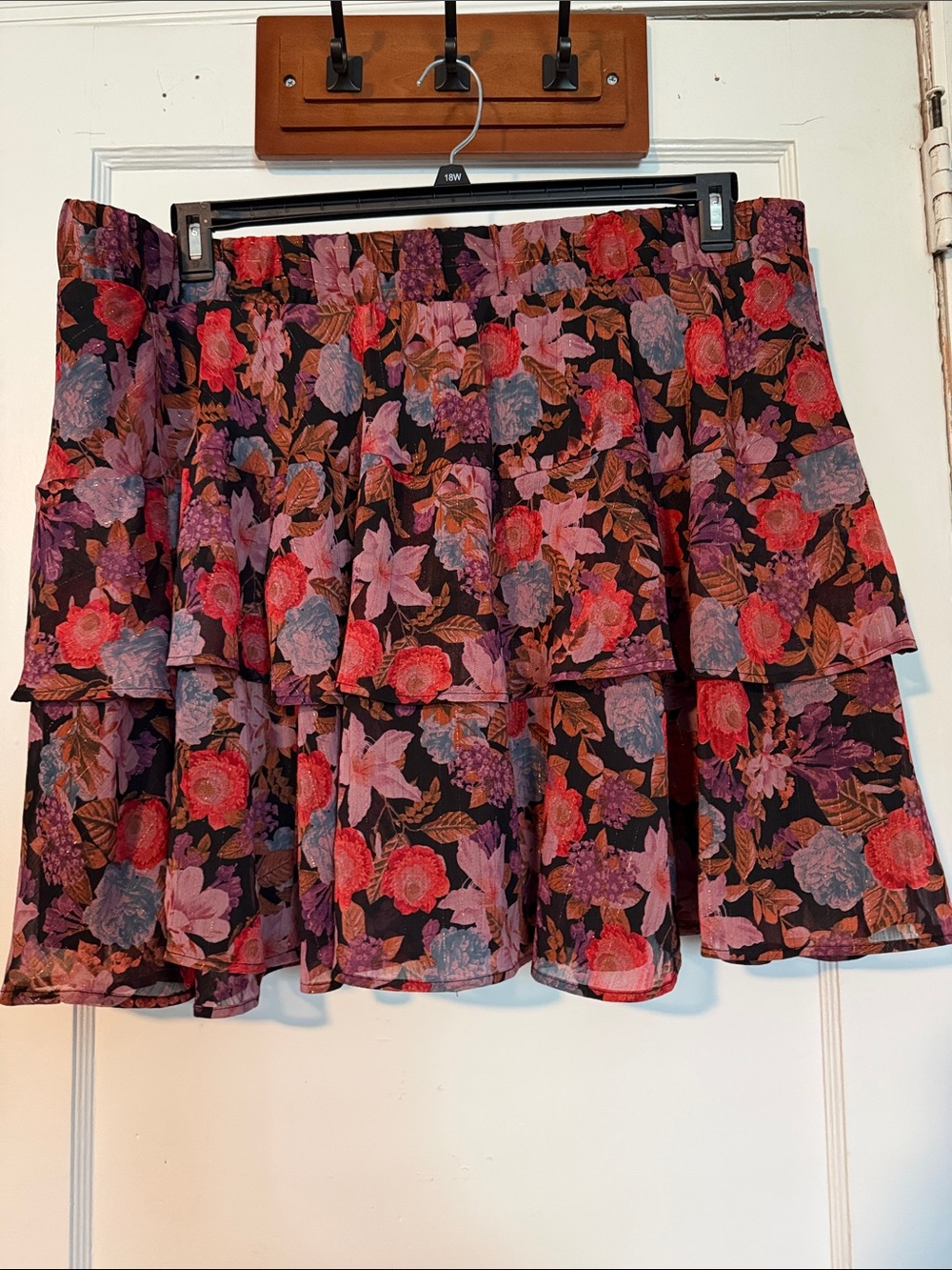 Torrid Tiered Floral Mini Skirt - Black with Pink & Red Floral size 3X